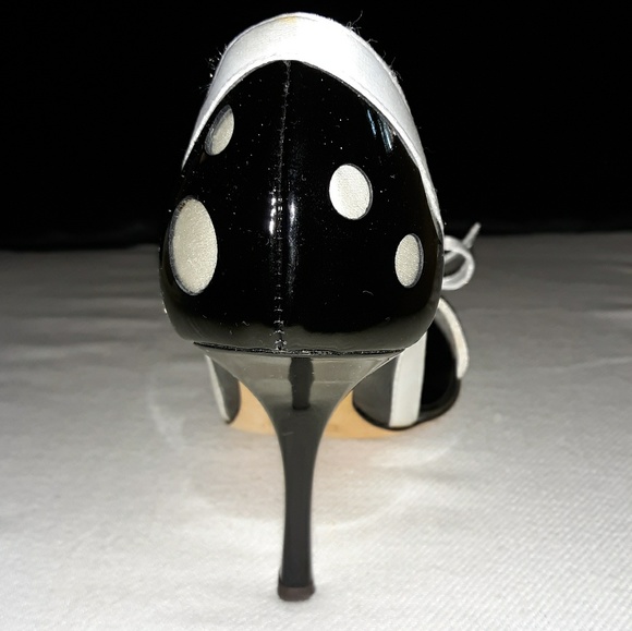 Gorgeous Vintage Giuseppe Venotti Heels - Picture 2 of 3